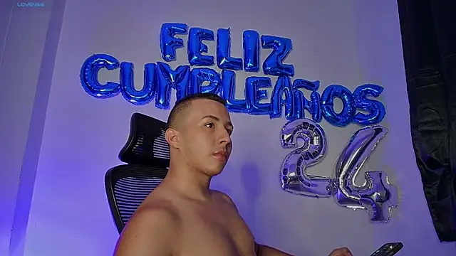 Snapshot of Donathoo1 chatting on September 18, 2025, 9:51 pm Donathoo1 online show from September 18, 2025, 9:51 pm