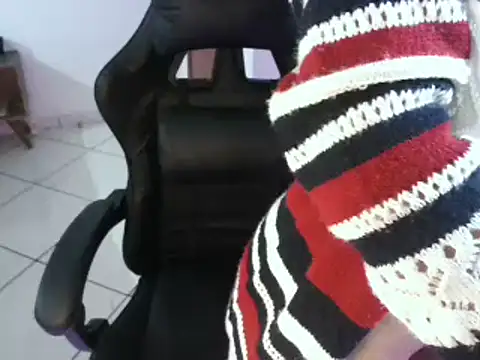 Snapshot of visualprivileged chatting on September 25, 2025, 3:40 pm visualprivileged online show from September 25, 2025, 3:40 pm