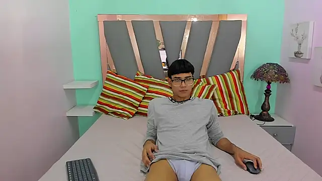 Santiago Johnson  online show from March 15, 2025, 1:51 pm
