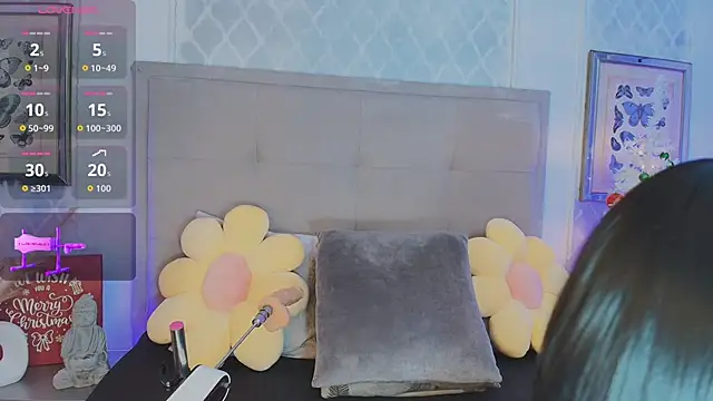 Carlaguzman  online show from December 15, 2025, 2:23 pm