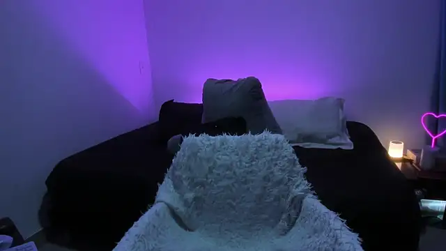  lucianapalmer online show from November 23, 2025, 3:11 pm