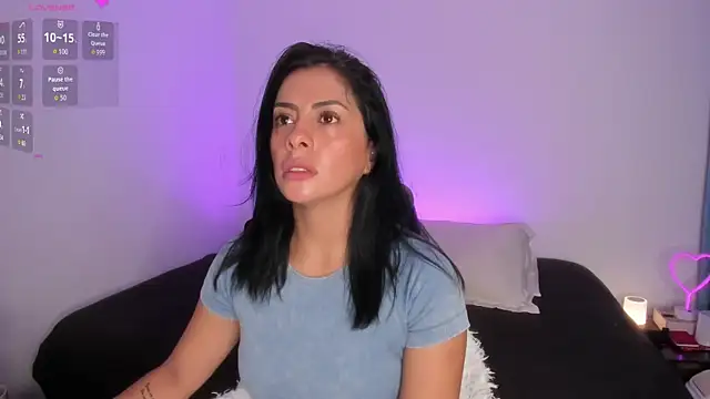  lucianapalmer online show from November 26, 2025, 1:11 pm