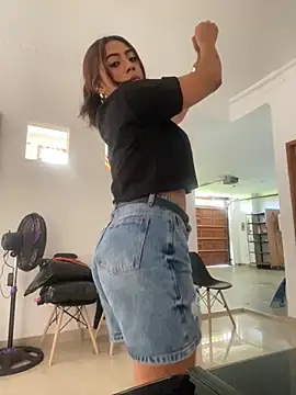 zoe mount online show from October 2, 2025, 6:11 pm