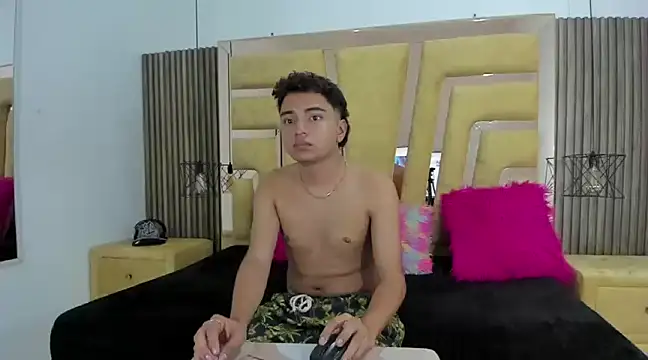CamilowhiteS online show from February 27, 2025, 10:42 pm