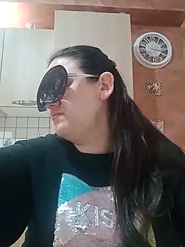 Snapshot of Dolcecurvy chatting on March 20, 2025, 2:32 pm Dolcecurvy online show from March 20, 2025, 2:32 pm