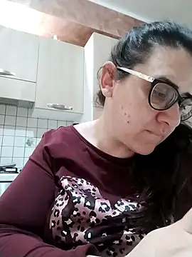 Dolcecurvy online show from April 15, 2026, 1:04 pm