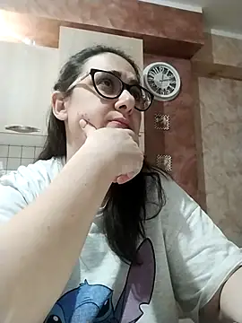 Snapshot of Dolcecurvy chatting on October 25, 2025, 10:10 pm Dolcecurvy online show from October 25, 2025, 10:10 pm