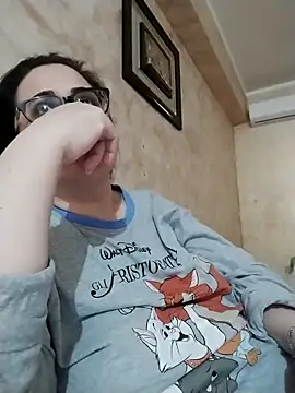 Dolcecurvy online show from April 13, 2026, 9:19 pm