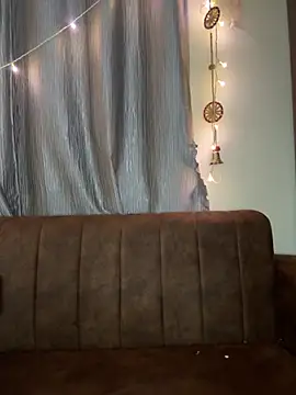 Dishasarmaa05 online show from September 22, 2025, 6:47 pm