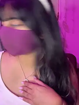 Dishasarmaa05 online show from December 18, 2025, 4:33 pm