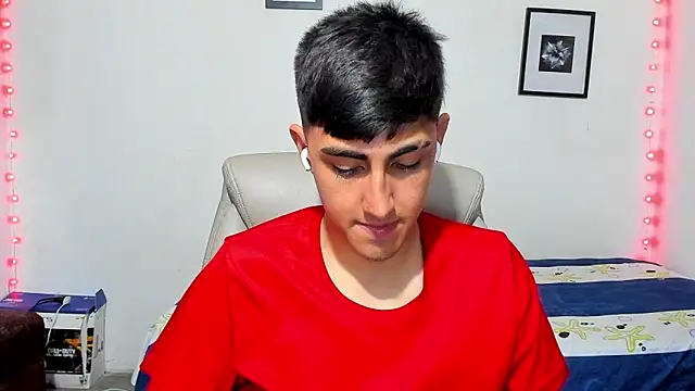 babymaik online show from November 8, 2025, 5:44 am