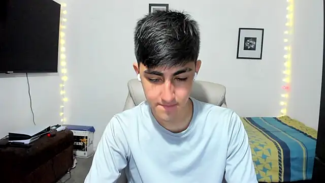 Snapshot of babymaik chatting on September 15, 2025, 10:32 pm babymaik online show from September 15, 2025, 10:32 pm