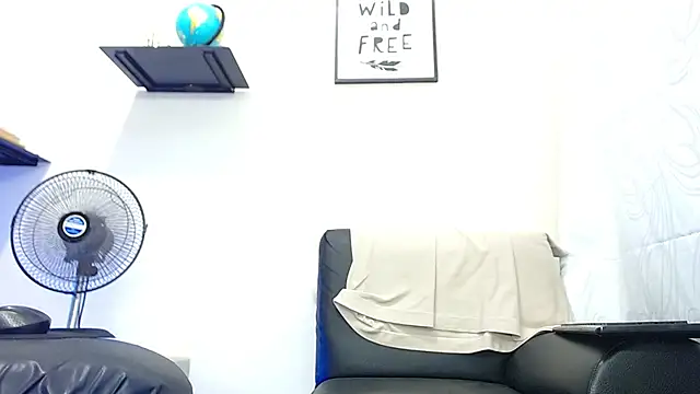 Snapshot of babymaik chatting on February 20, 2025, 11:32 pm babymaik online show from February 20, 2025, 11:32 pm