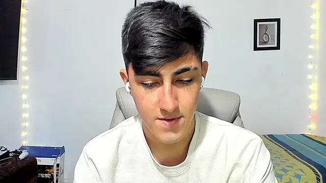 Snapshot of babymaik chatting on October 23, 2025, 11:58 pm babymaik online show from October 23, 2025, 11:58 pm