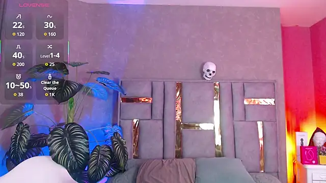 Tyla Ks online show from October 16, 2025, 7:33 pm