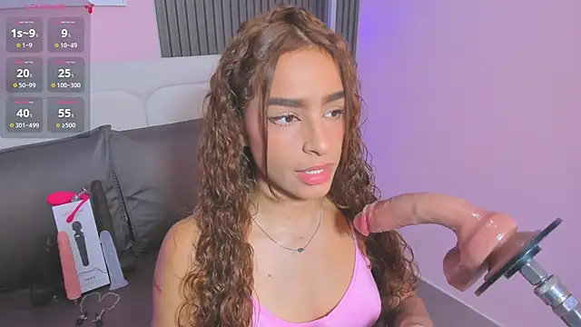 honey sofii  online show from February 18, 2026, 11:39 am