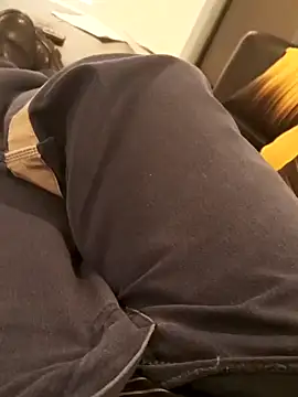 Snapshot of Mthondo-qinile chatting on October 8, 2025, 10:43 pm Mthondo-qinile online show from October 8, 2025, 10:43 pm