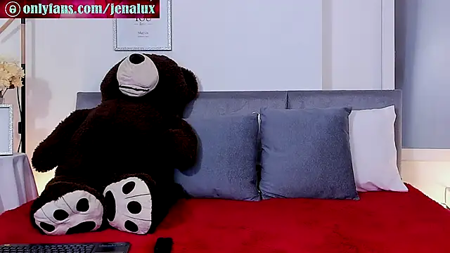 jennalux  online show from November 6, 2025, 11:09 pm