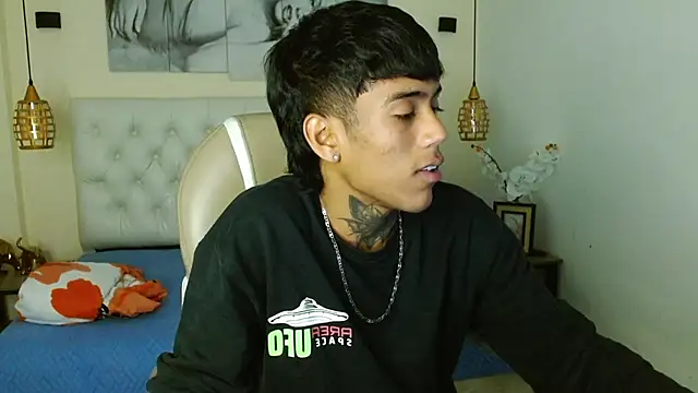 RyanKing19 online show from February 25, 2025, 1:43 pm