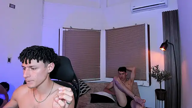 Snapshot of Fun_BoysW chatting on October 2, 2025, 2:04 am Fun BoysW online show from October 2, 2025, 2:04 am