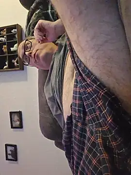 Smallone327 online show from February 1, 2026, 6:11 am