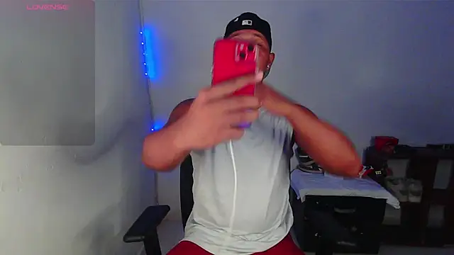 Snapshot of Gooss_cum chatting on November 17, 2025, 2:15 am Gooss cum online show from November 17, 2025, 2:15 am