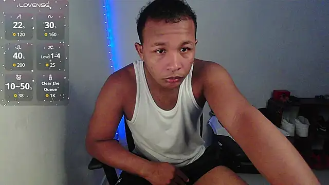 Snapshot of Gooss_cum chatting on October 21, 2025, 1:10 pm Gooss cum online show from October 21, 2025, 1:10 pm