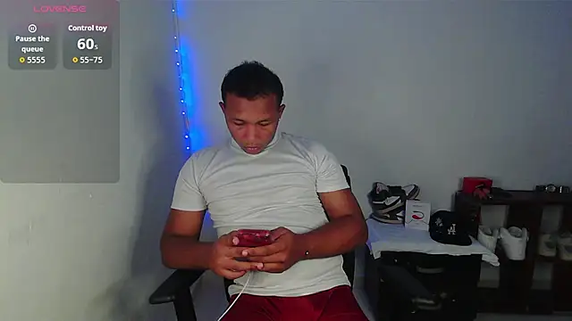 Snapshot of Gooss_cum chatting on November 8, 2025, 3:54 am Gooss cum online show from November 8, 2025, 3:54 am