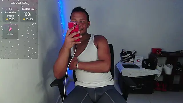 Snapshot of Gooss_cum chatting on October 24, 2025, 3:27 am Gooss cum online show from October 24, 2025, 3:27 am