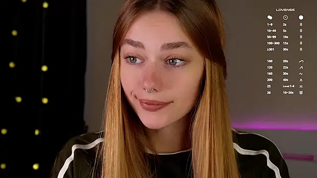 Snapshot of EmilaMills chatting on October 7, 2025, 11:50 pm EmilaMills online show from October 7, 2025, 11:50 pm