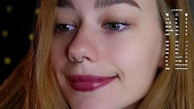 Snapshot of EmilaMills chatting on October 18, 2025, 12:45 am EmilaMills online show from October 18, 2025, 12:45 am