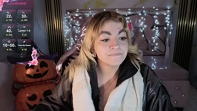 lili conor s online show from October 19, 2025, 3:42 am