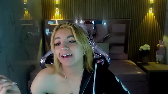 lili conor s online show from March 10, 2025, 8:23 pm