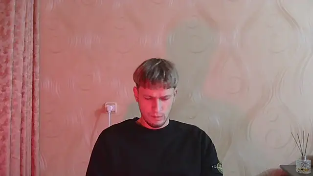 Snapshot of frama666 chatting on November 8, 2025, 7:39 pm frama666 online show from November 8, 2025, 7:39 pm