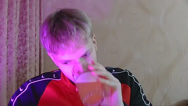 Snapshot of frama666 chatting on February 12, 2026, 8:41 pm frama666 online show from February 12, 2026, 8:41 pm