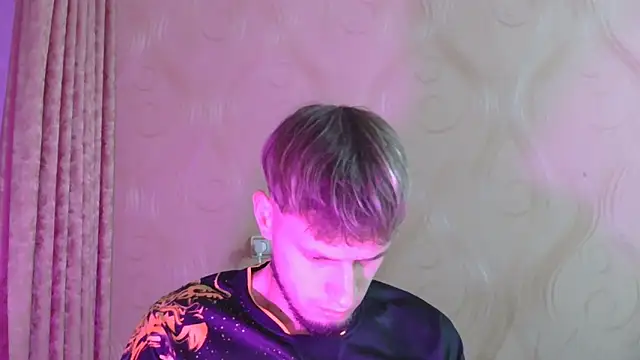 Snapshot of frama666 chatting on October 25, 2025, 7:03 pm frama666 online show from October 25, 2025, 7:03 pm