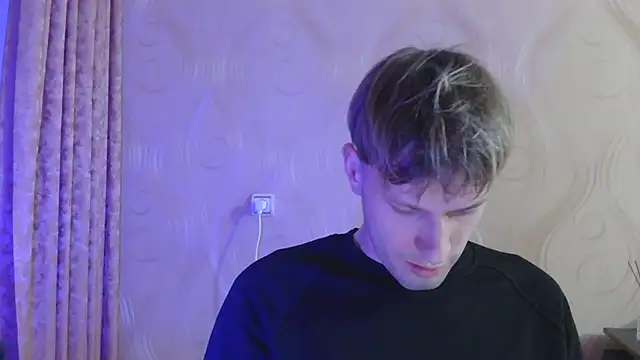 Snapshot of frama666 chatting on December 1, 2025, 9:59 pm frama666 online show from December 1, 2025, 9:59 pm