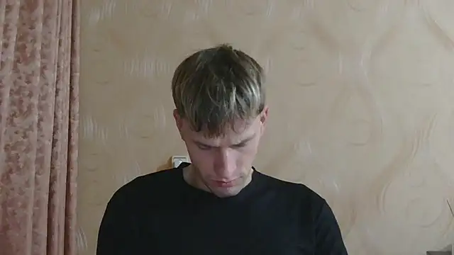 Snapshot of frama666 chatting on October 29, 2025, 11:03 pm frama666 online show from October 29, 2025, 11:03 pm