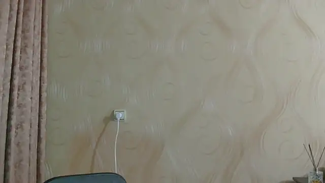 Snapshot of frama666 chatting on November 17, 2025, 10:14 pm frama666 online show from November 17, 2025, 10:14 pm