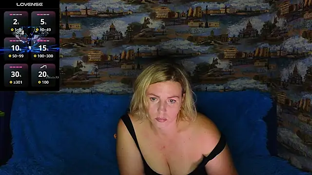 Snapshot of LadyLucky_ chatting on September 12, 2025, 2:23 am LadyLucky online show from September 12, 2025, 2:23 am