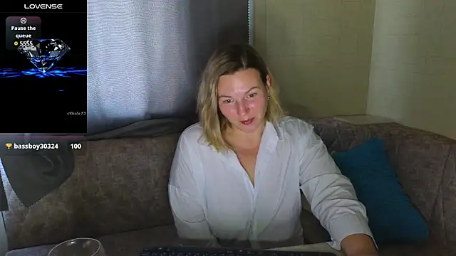 LadyLucky  online show from October 20, 2025, 2:02 am