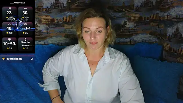 Snapshot of LadyLucky_ chatting on September 22, 2025, 2:17 am LadyLucky online show from September 22, 2025, 2:17 am