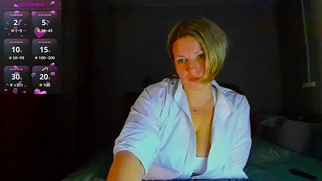 Snapshot of LadyLucky_ chatting on March 14, 2025, 3:48 am LadyLucky online show from March 14, 2025, 3:48 am