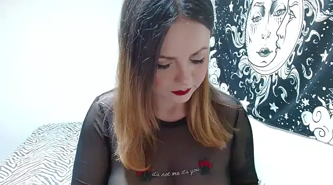 Snapshot of violetwhite777 chatting on March 16, 2025, 5:36 am violetwhite777 online show from March 16, 2025, 5:36 am