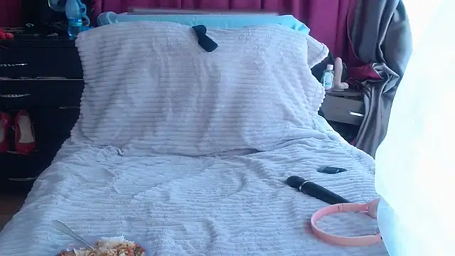 xxTatiannaxx online show from November 20, 2025, 8:48 am