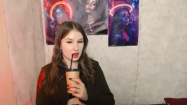  MiaAngell online show from November 4, 2025, 3:49 pm