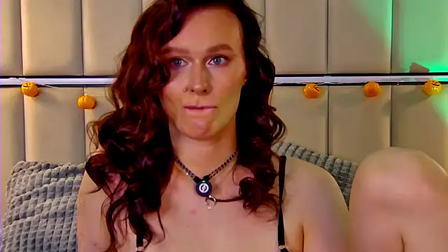 Snapshot of NatalyRose_ chatting on October 28, 2025, 4:24 am NatalyRose  online show from October 28, 2025, 4:24 am