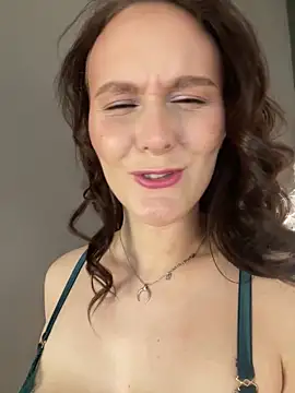 Snapshot of NatalyRose_ chatting on October 10, 2025, 4:35 am NatalyRose  online show from October 10, 2025, 4:35 am