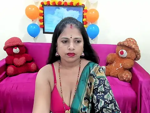 Snapshot of leahgotiii chatting on September 15, 2025, 6:03 am leahgotiii online show from September 15, 2025, 6:03 am