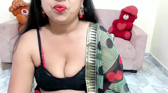 Snapshot of leahgotiii chatting on March 12, 2025, 12:57 pm leahgotiii online show from March 12, 2025, 12:57 pm